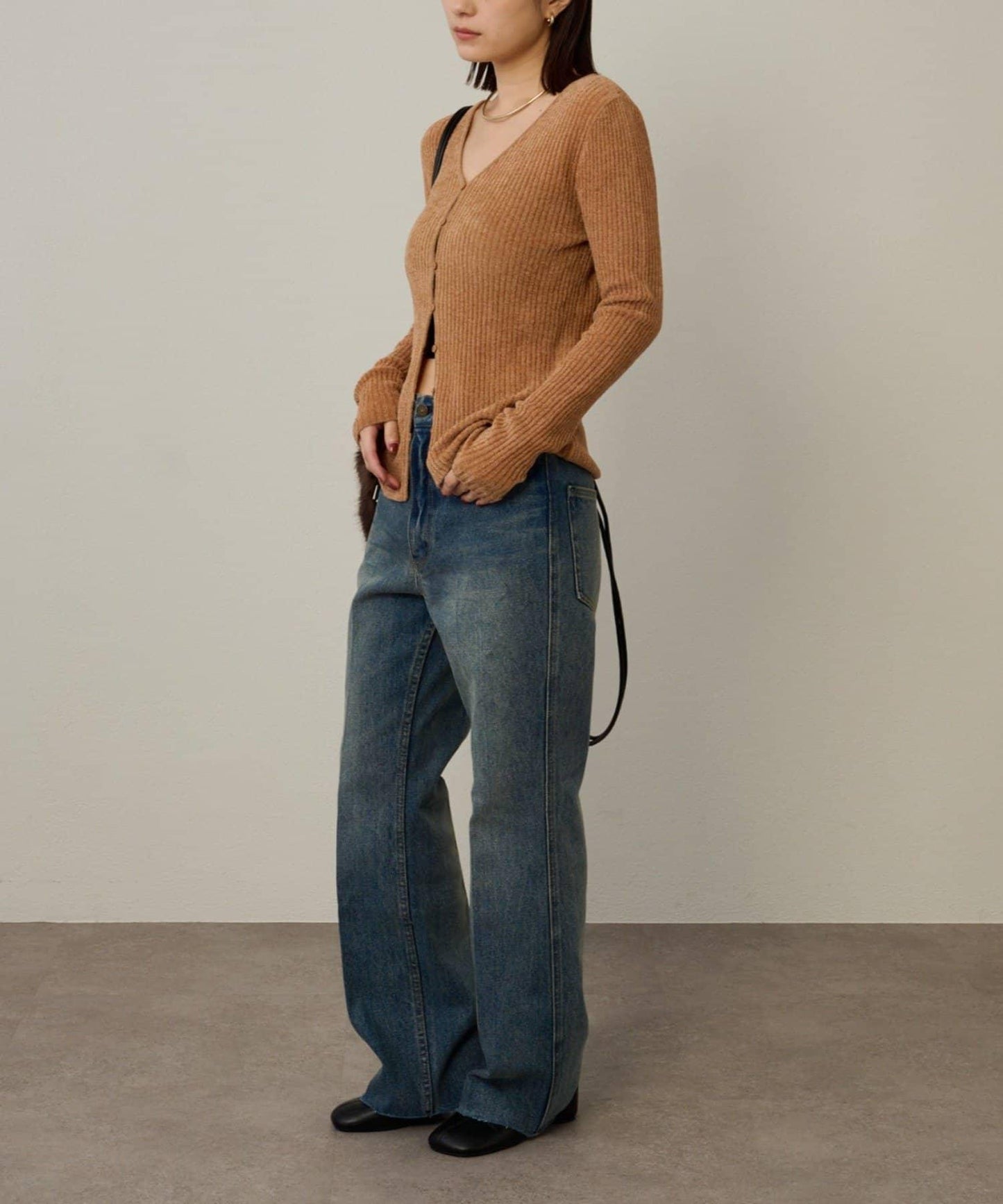 帶口袋喇叭牛仔褲