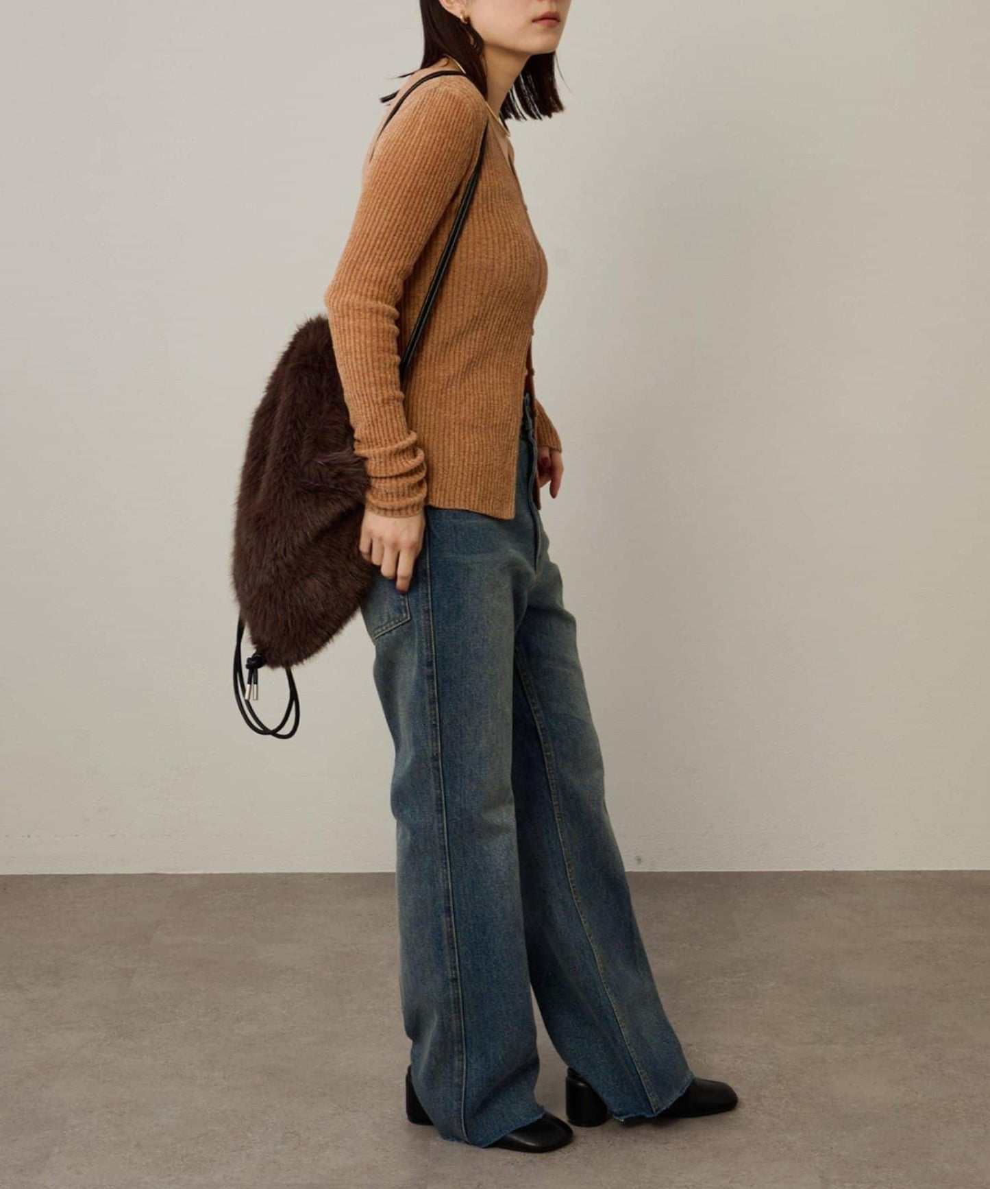 帶口袋喇叭牛仔褲