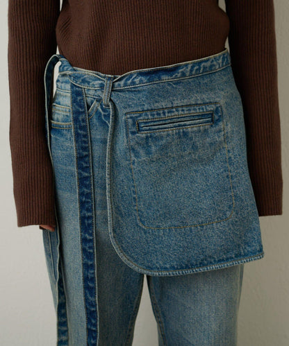 帶口袋喇叭牛仔褲