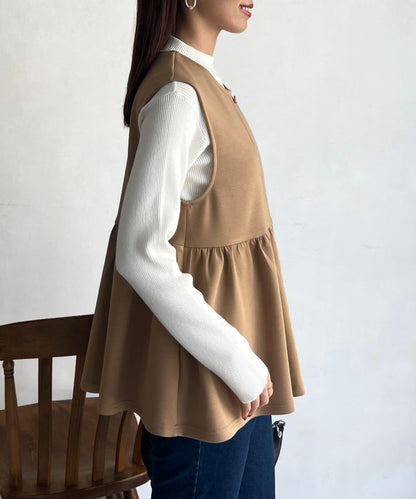 荷葉邊背心×針織套頭衫