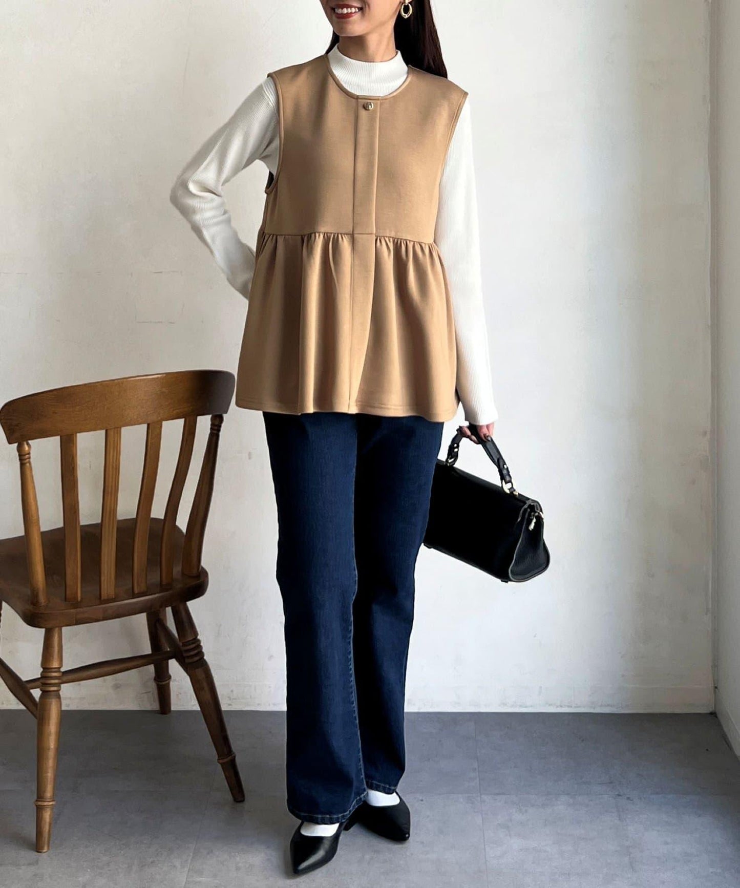 荷葉邊背心×針織套頭衫