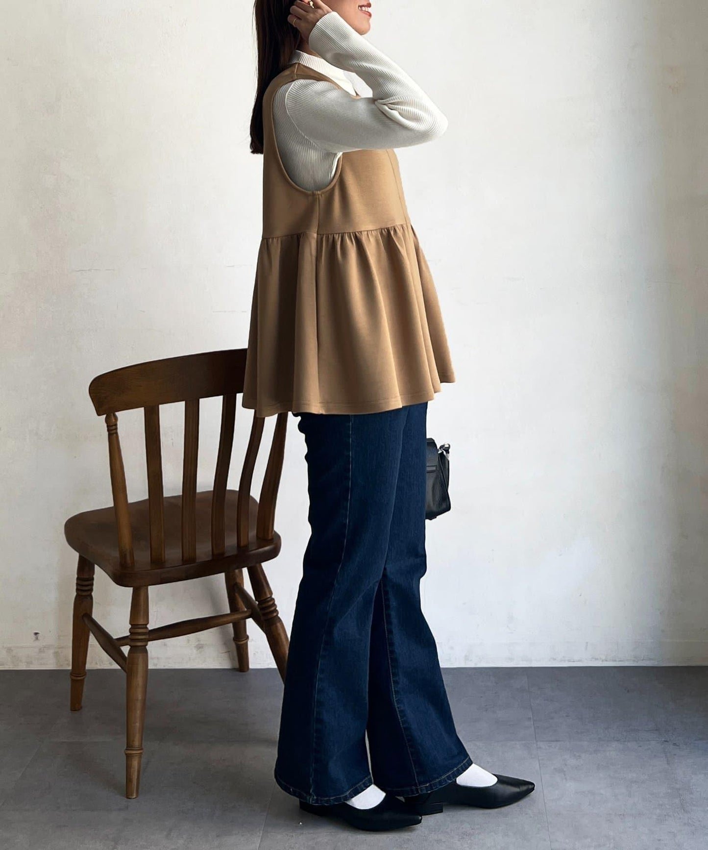 荷葉邊背心×針織套頭衫