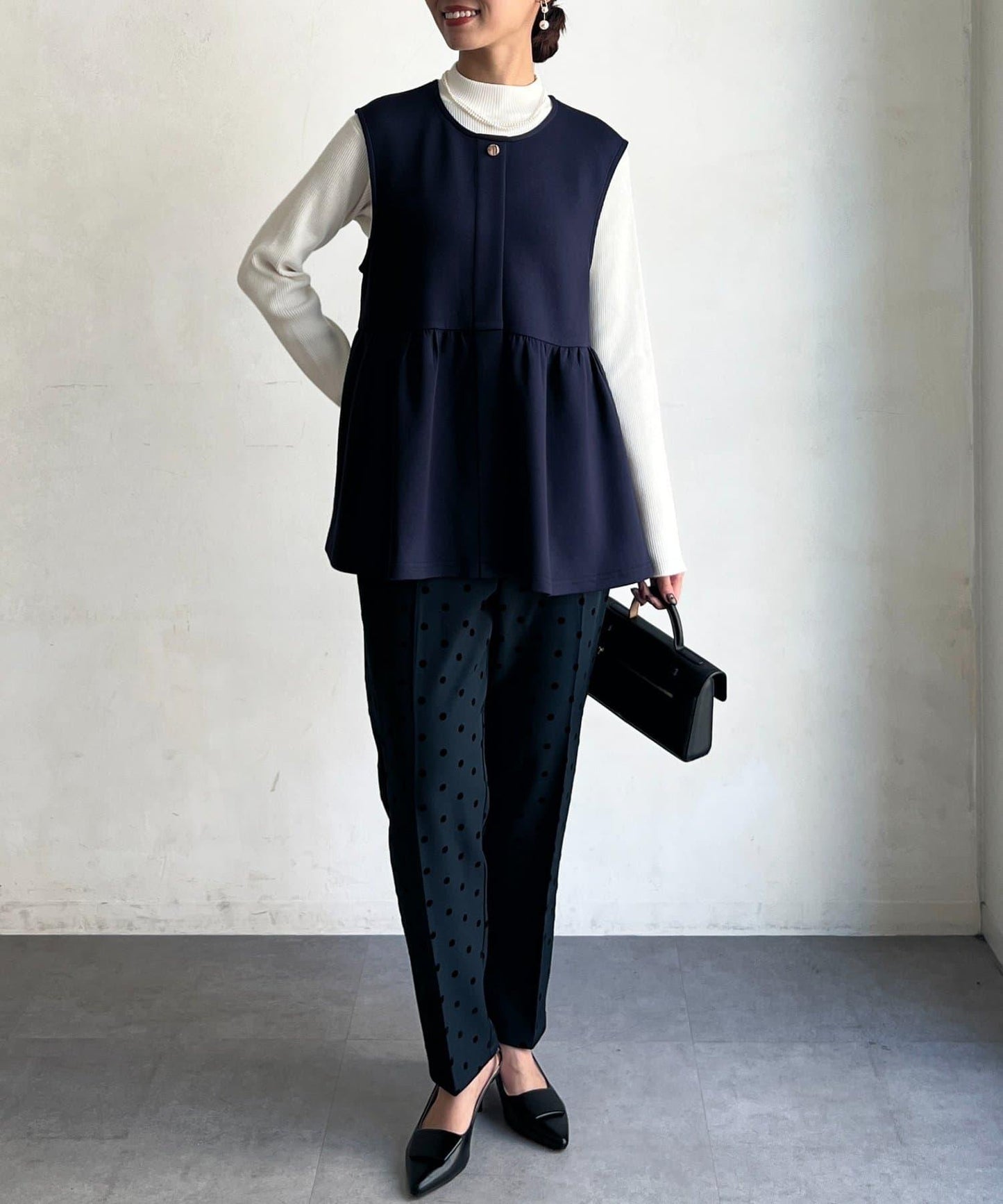 荷葉邊背心×針織套頭衫