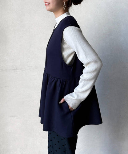 荷葉邊背心×針織套頭衫
