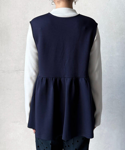 荷葉邊背心×針織套頭衫