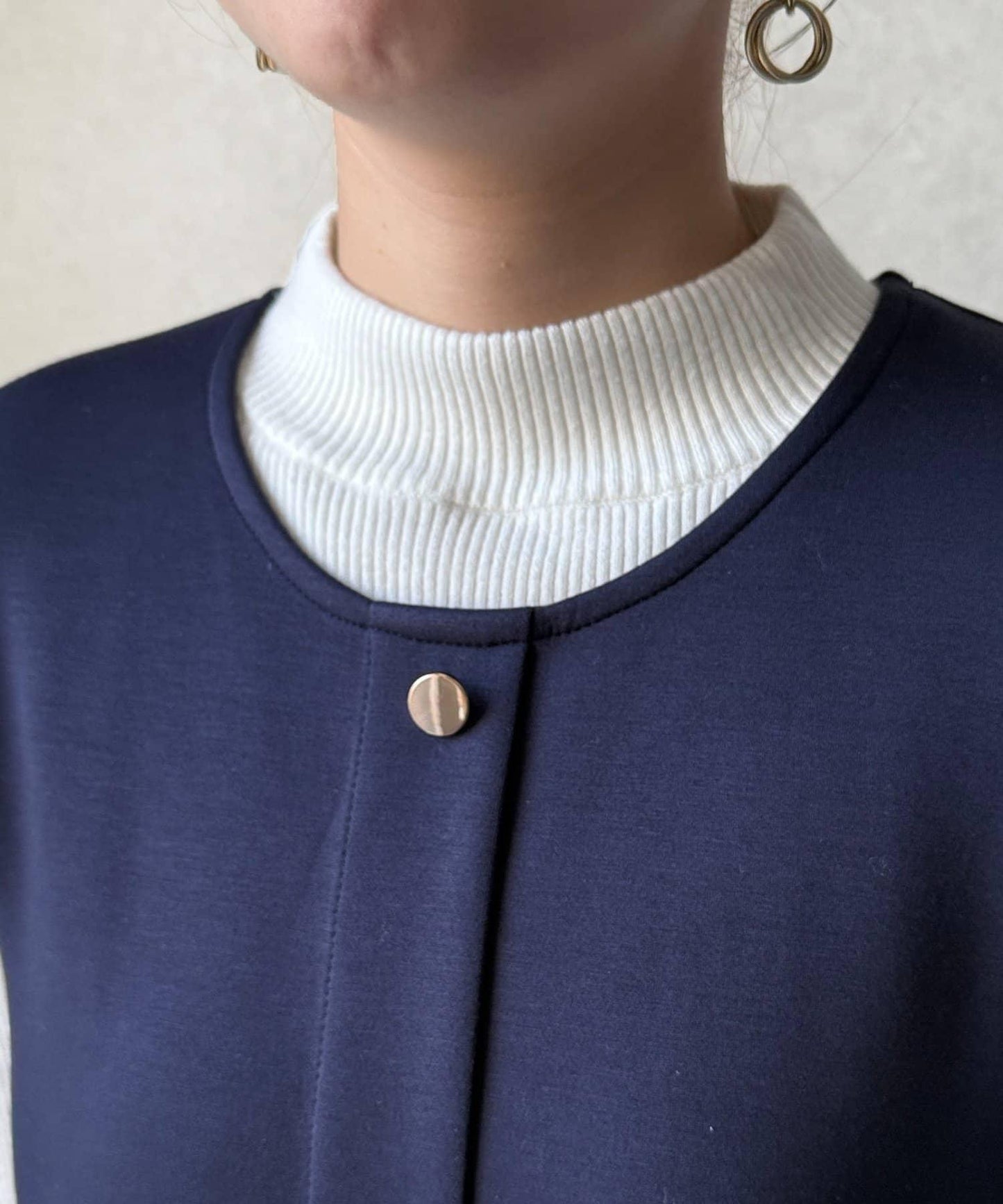 荷葉邊背心×針織套頭衫