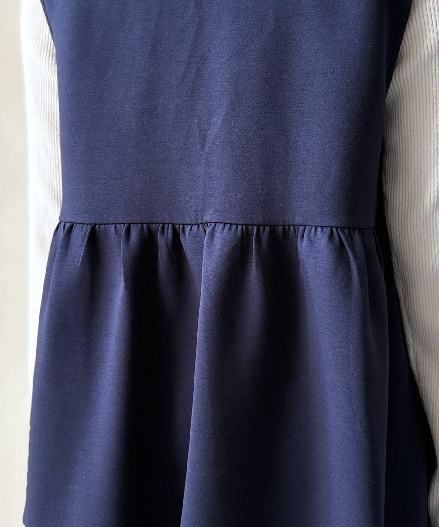 荷葉邊背心×針織套頭衫