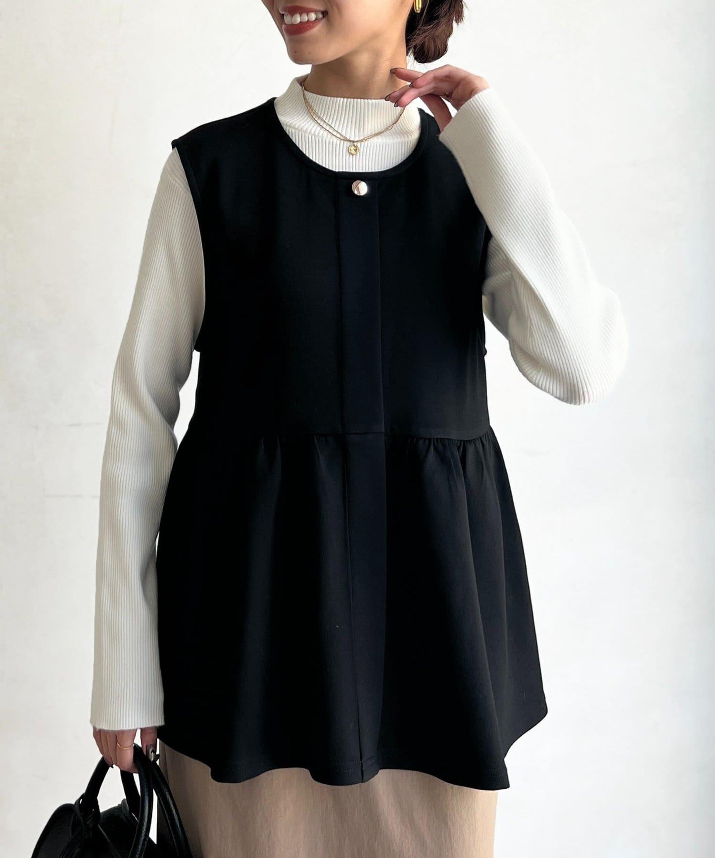 荷葉邊背心×針織套頭衫
