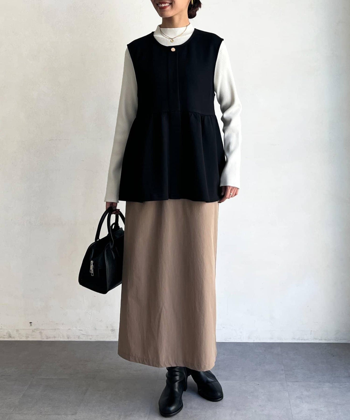 荷葉邊背心×針織套頭衫