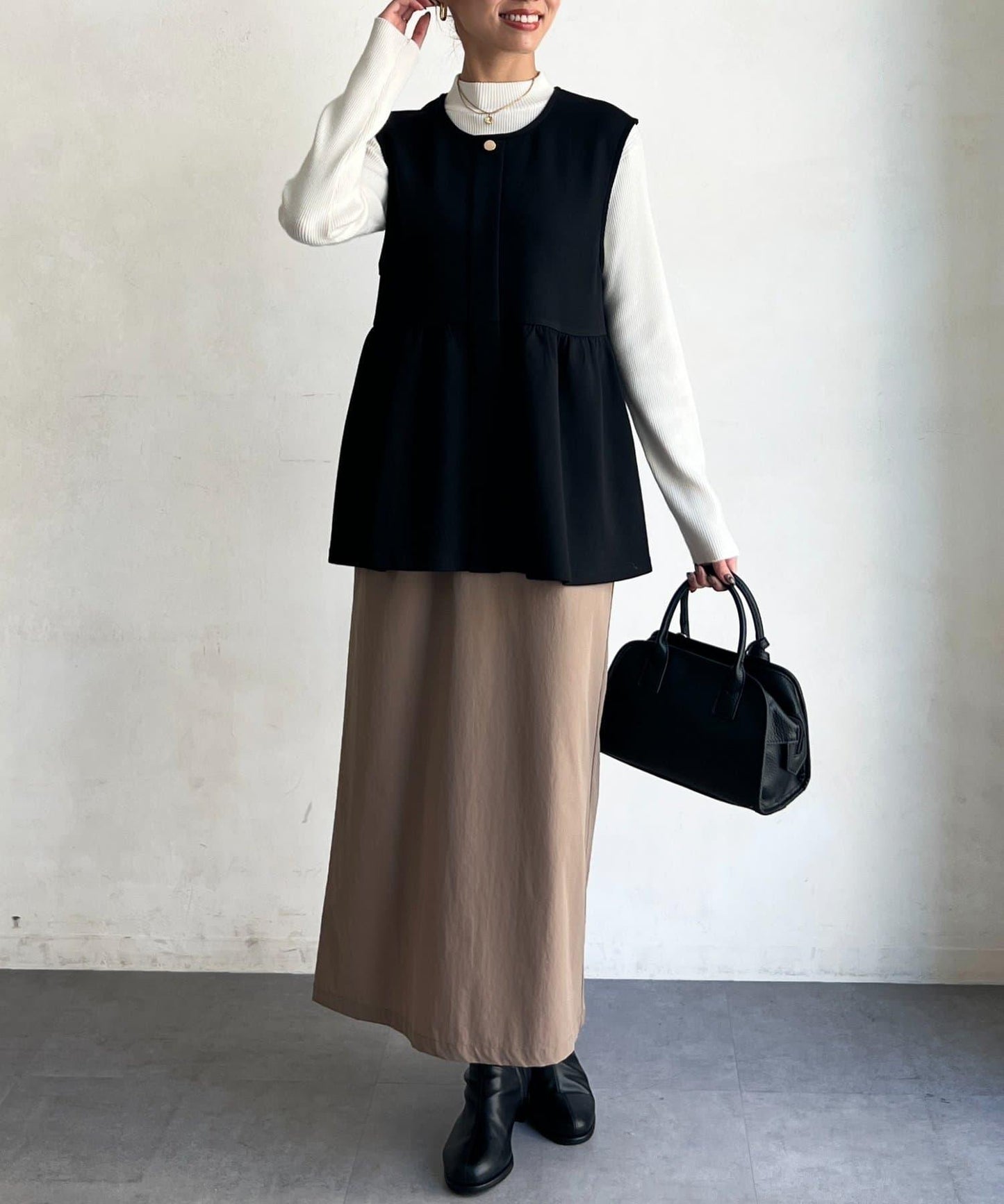 荷葉邊背心×針織套頭衫