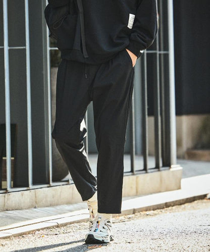 全氣候運動服 錐形剪裁 可收納 休閒褲