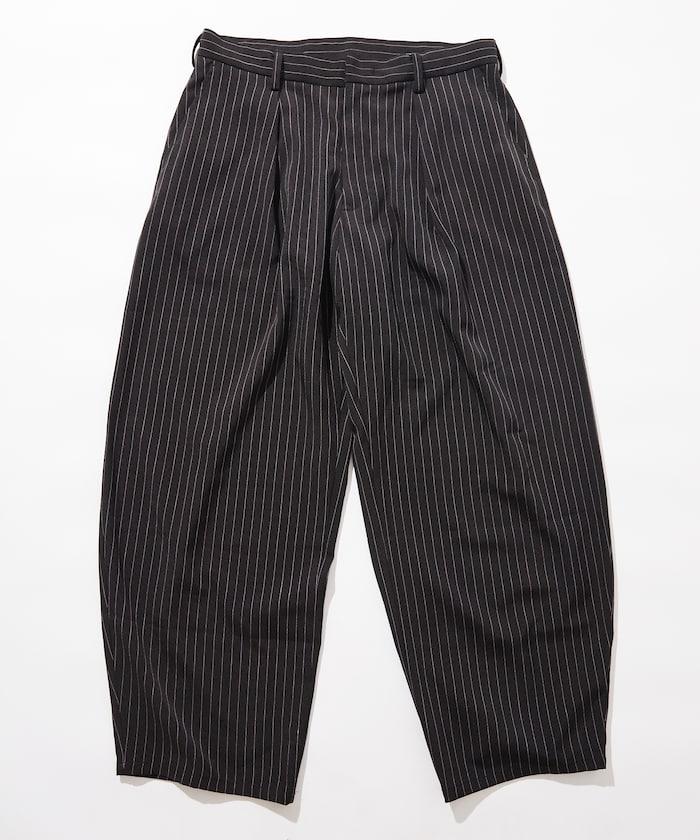 寬鬆版型桶形西裝褲