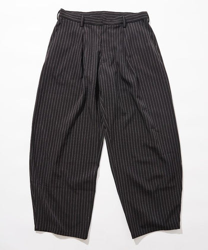 寬鬆版型桶形西裝褲