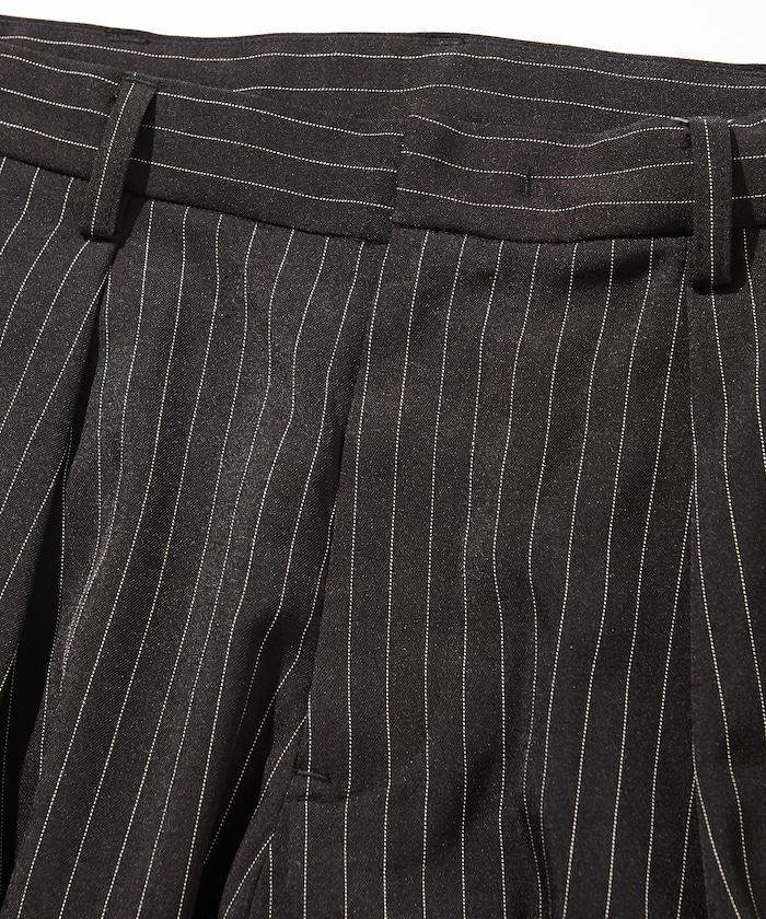 寬鬆版型桶形西裝褲