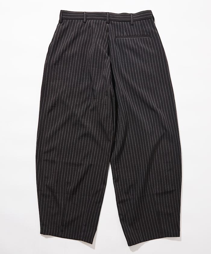 寬鬆版型桶形西裝褲