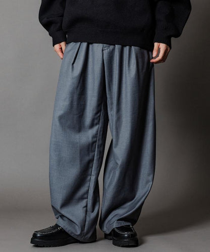 寬鬆版型桶形西裝褲