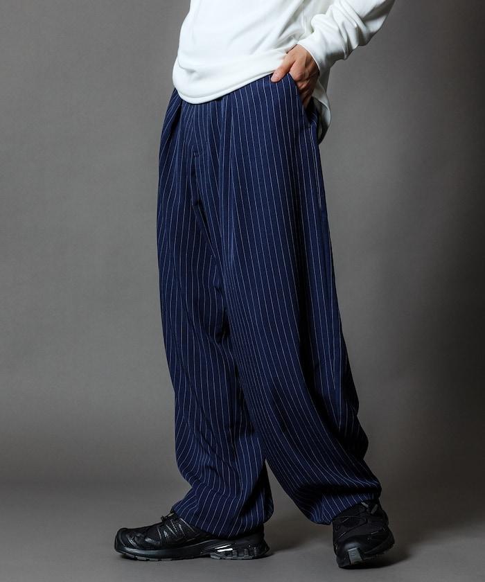 寬鬆版型桶形西裝褲