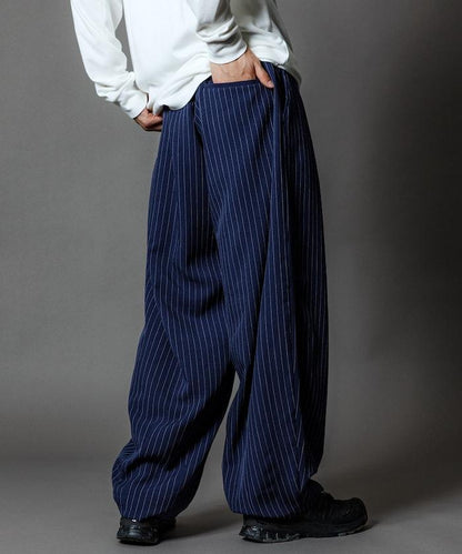 寬鬆版型桶形西裝褲