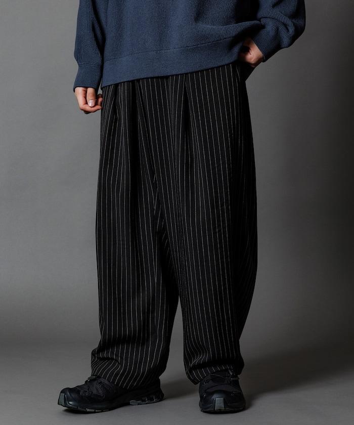 寬鬆版型桶形西裝褲