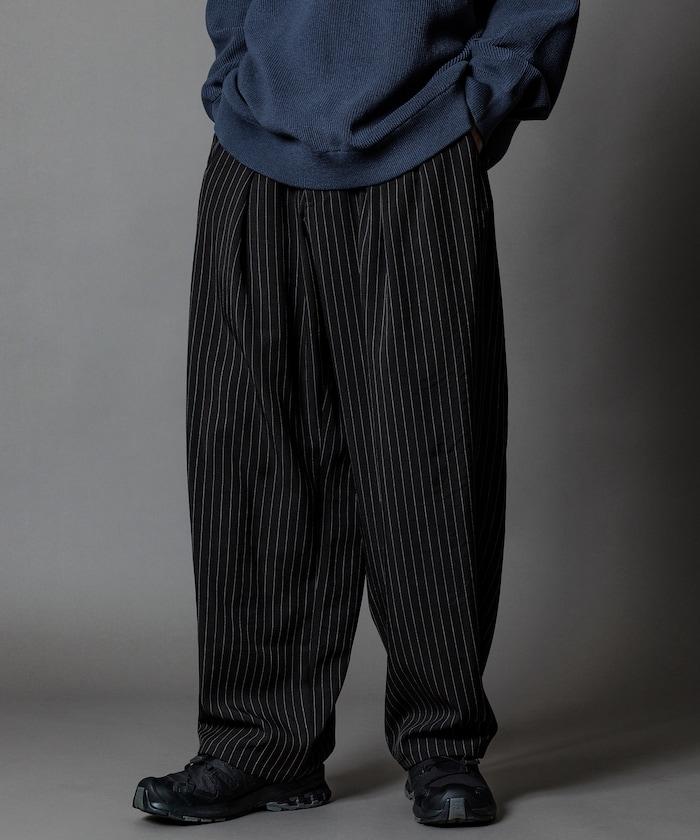 寬鬆版型桶形西裝褲