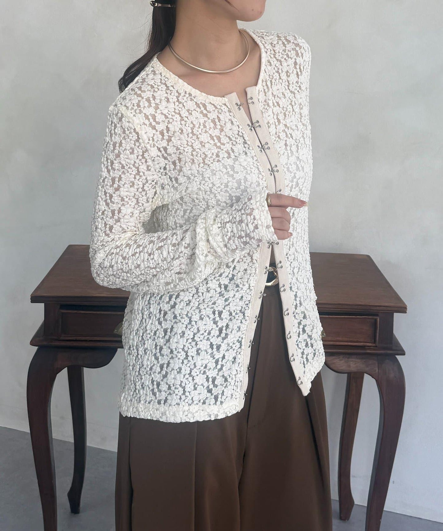 前扣蕾絲套頭衫