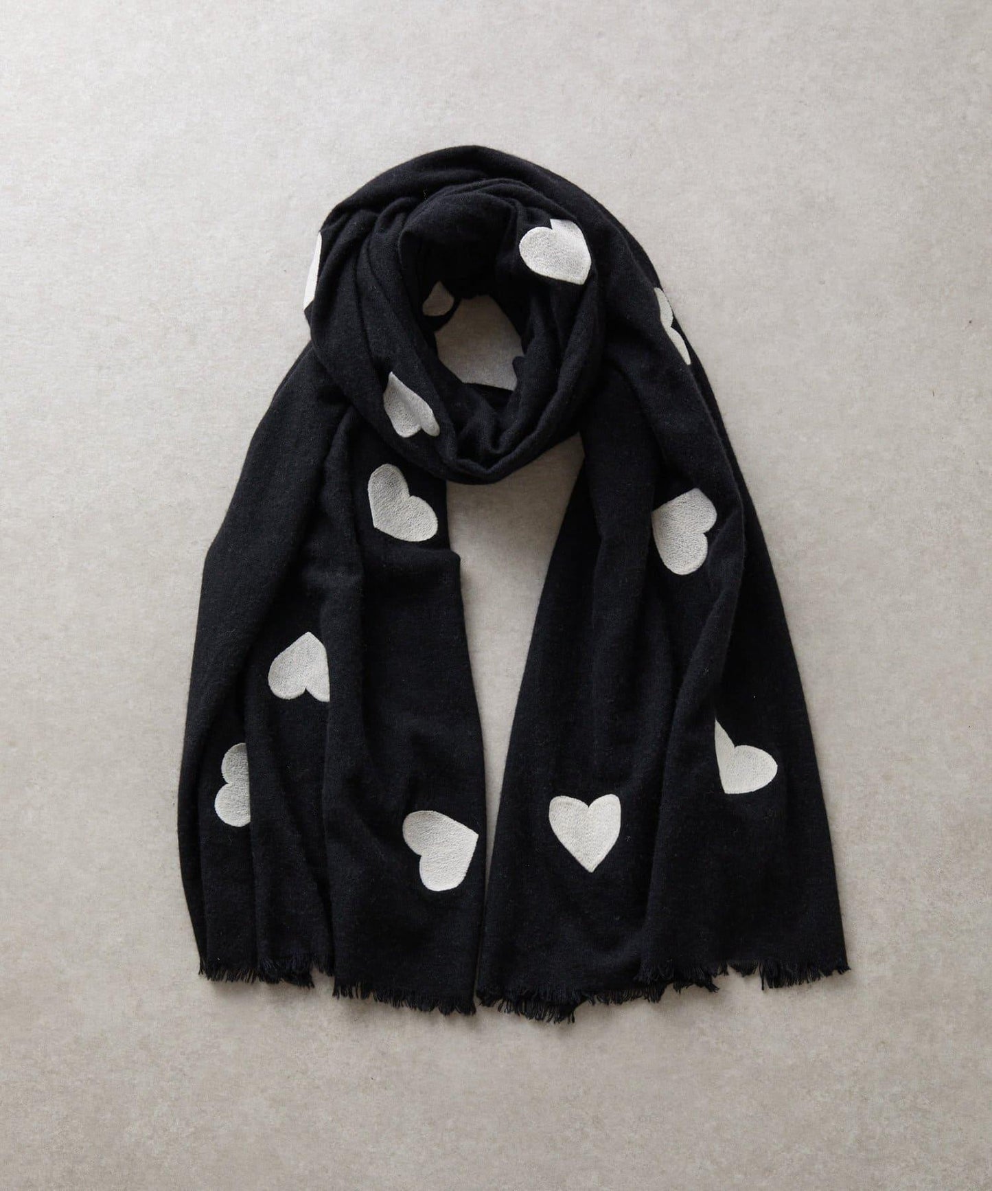 《CITRUS》愛心刺繡圍巾