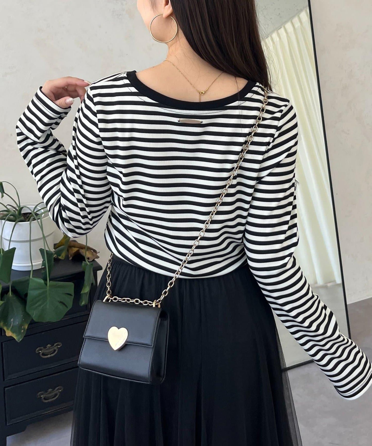 背部金屬條紋羅紋長袖T恤