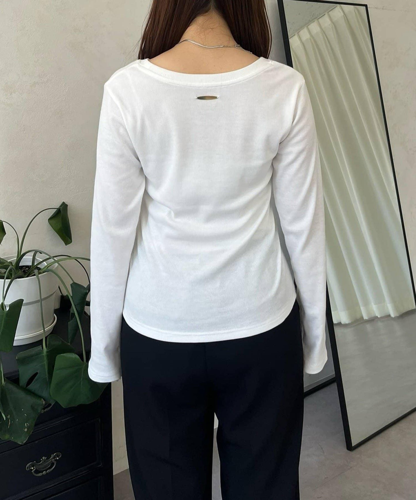 【可選領型】背部金屬裝飾羅紋長袖T恤