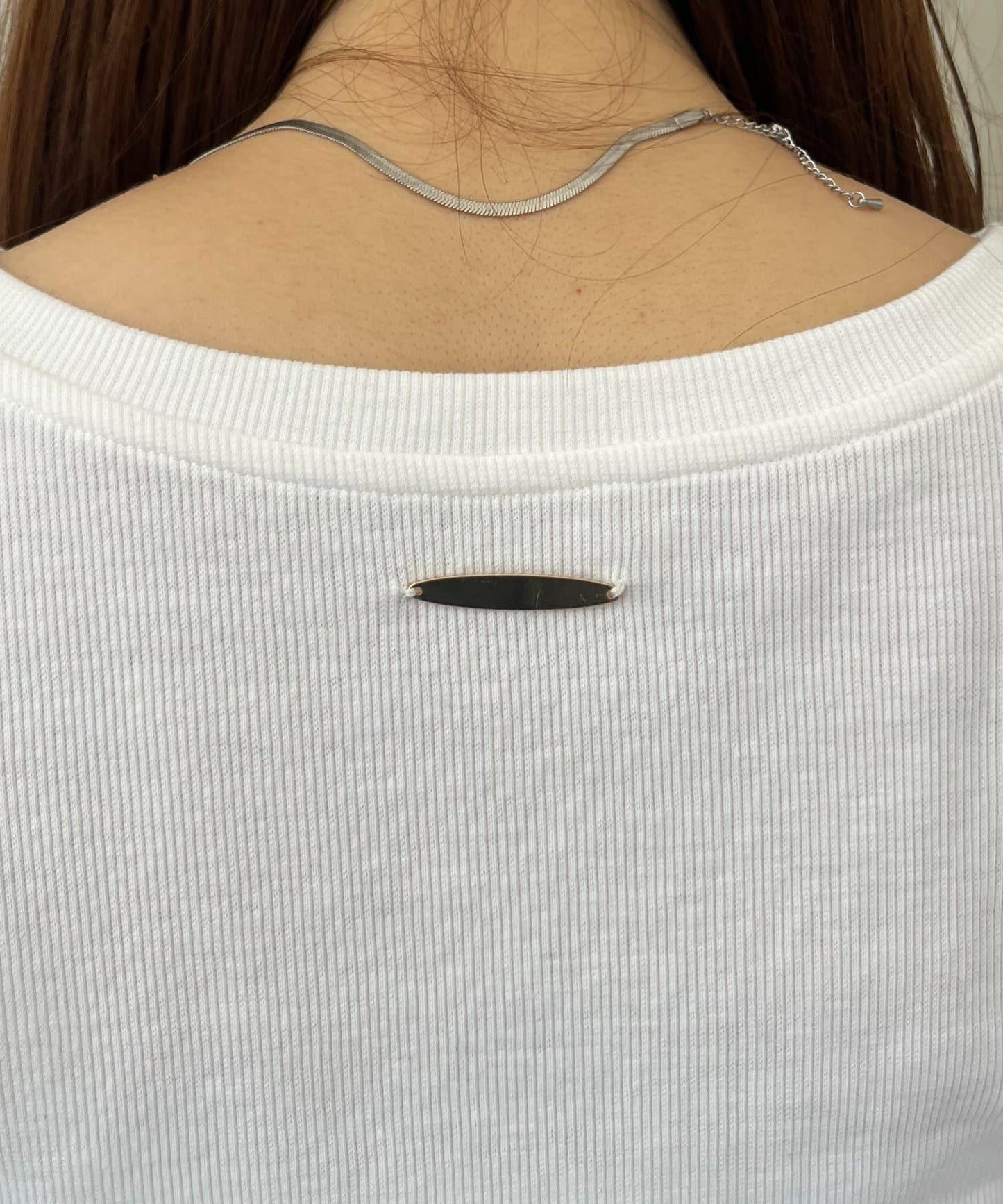 【可選領型】背部金屬裝飾羅紋長袖T恤