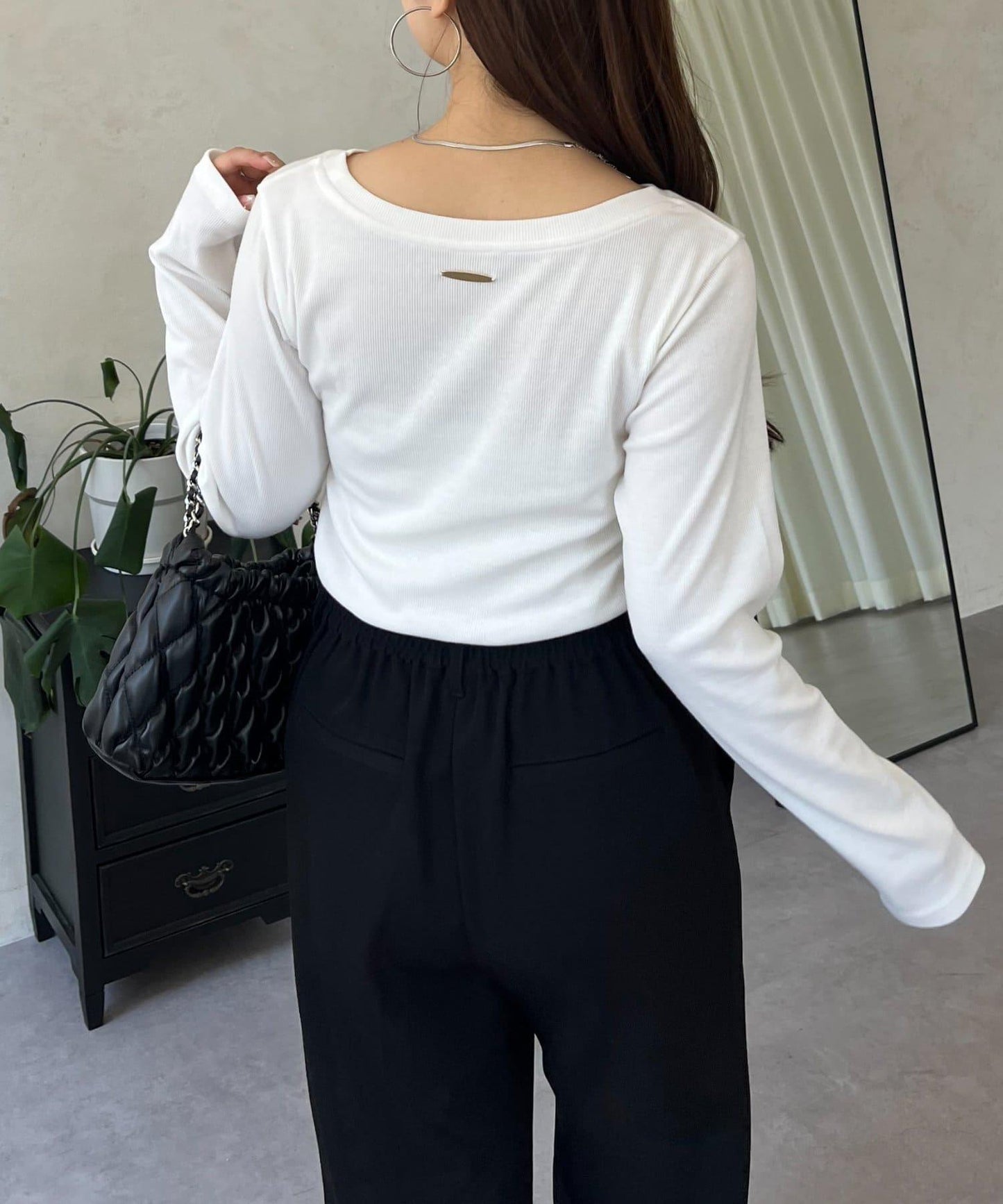 【可選領型】背部金屬裝飾羅紋長袖T恤