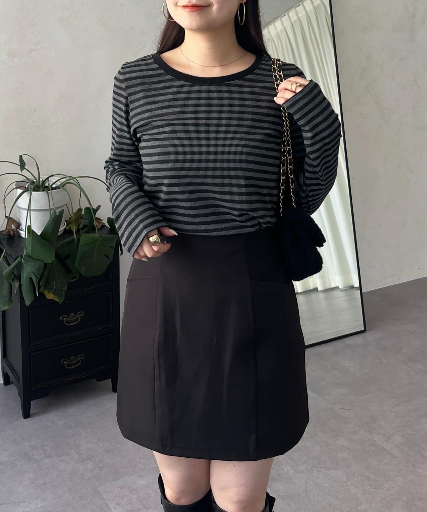 背部金屬條紋羅紋長袖T恤