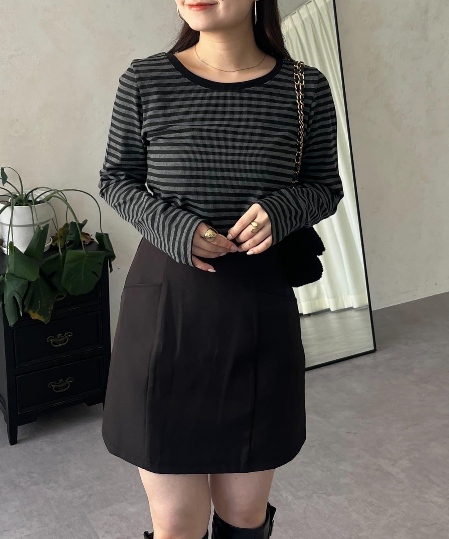 背部金屬條紋羅紋長袖T恤