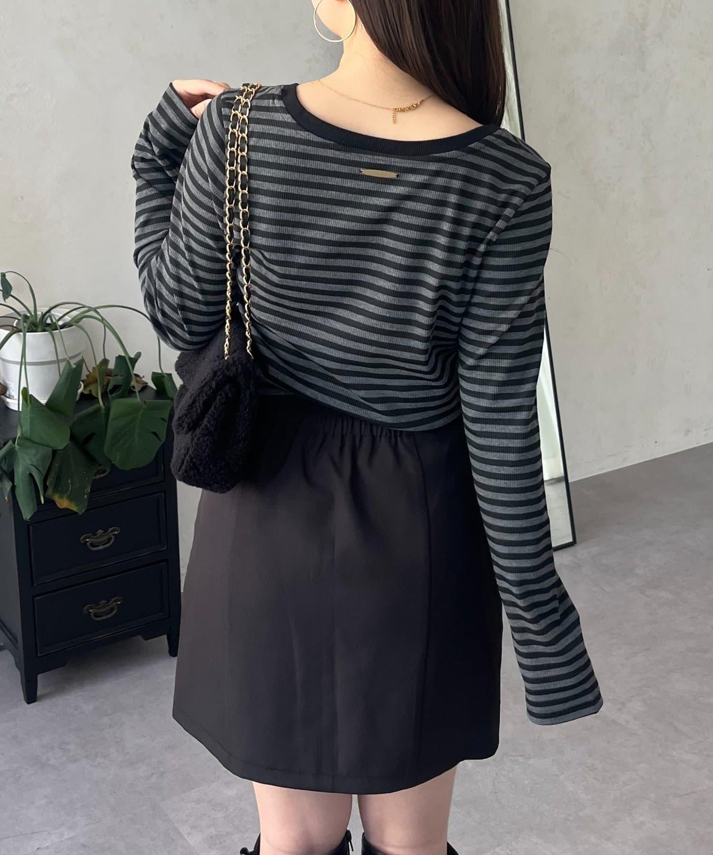 背部金屬條紋羅紋長袖T恤