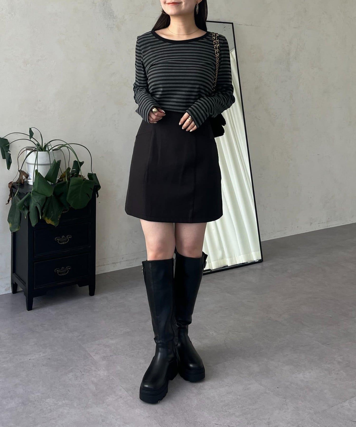 背部金屬條紋羅紋長袖T恤