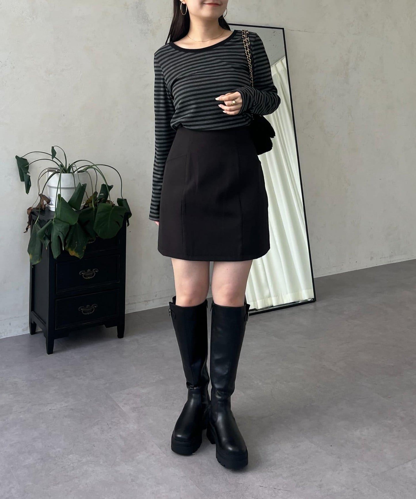 背部金屬條紋羅紋長袖T恤