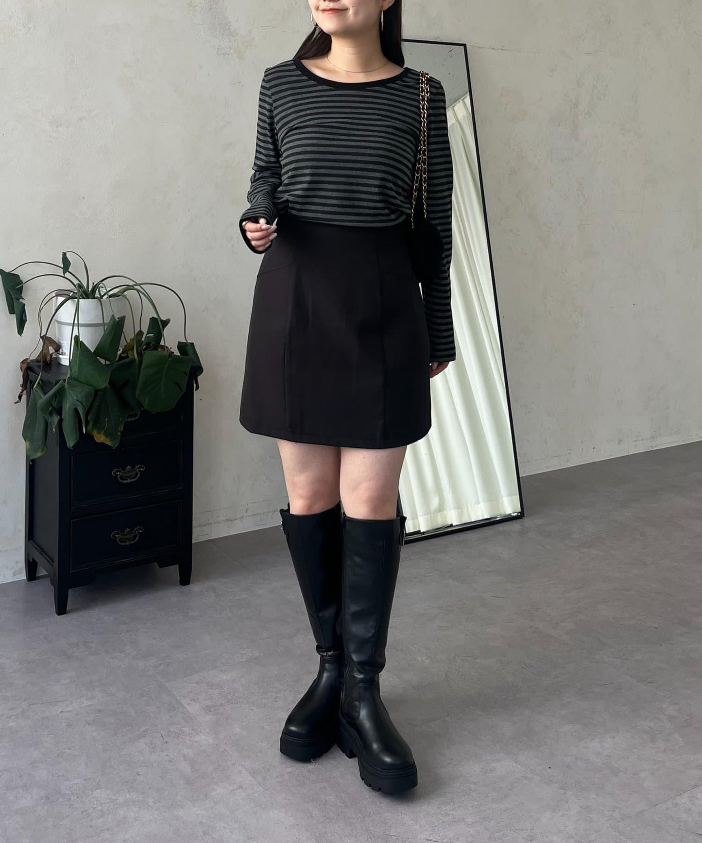 背部金屬條紋羅紋長袖T恤