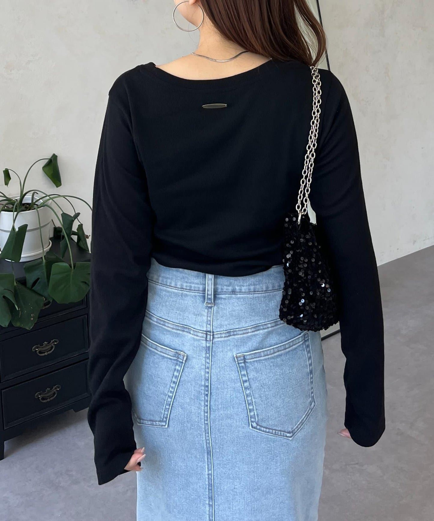 【可選領型】背部金屬裝飾羅紋長袖T恤