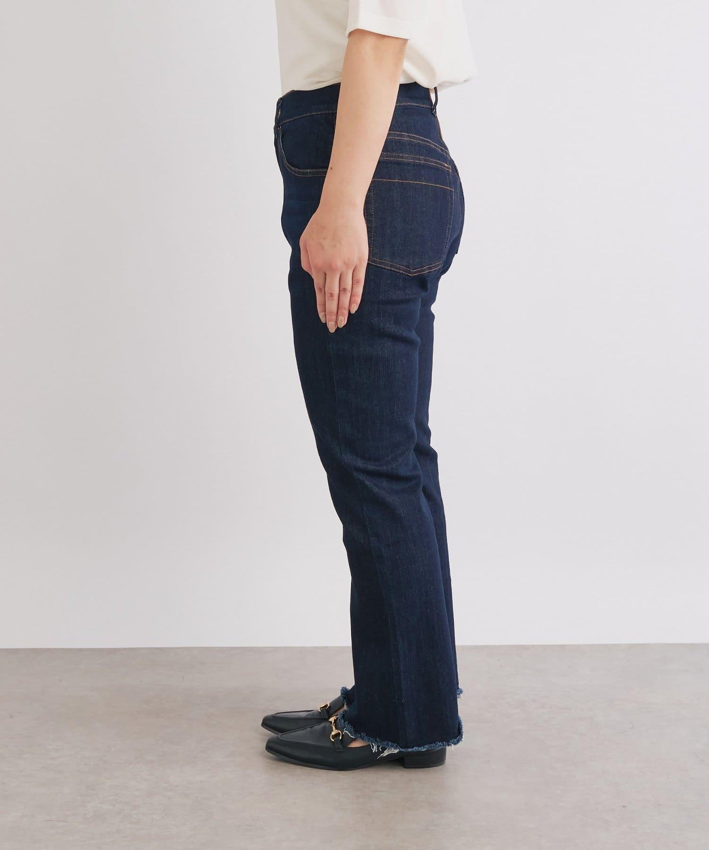 美型高彈力喇叭牛仔褲