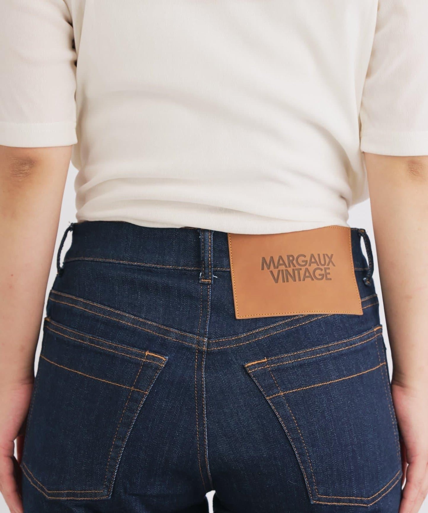 美型高彈力喇叭牛仔褲