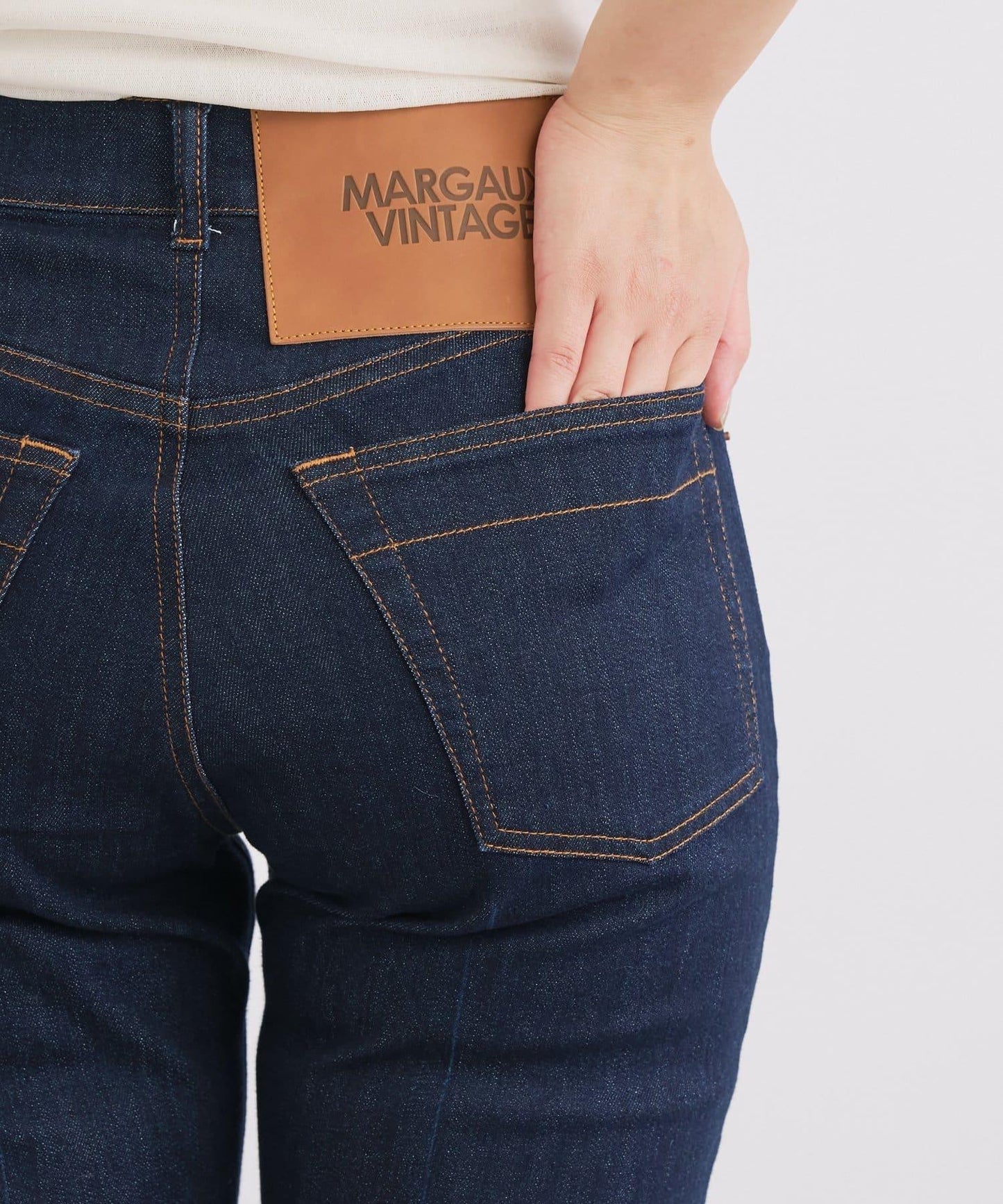 美型高彈力喇叭牛仔褲