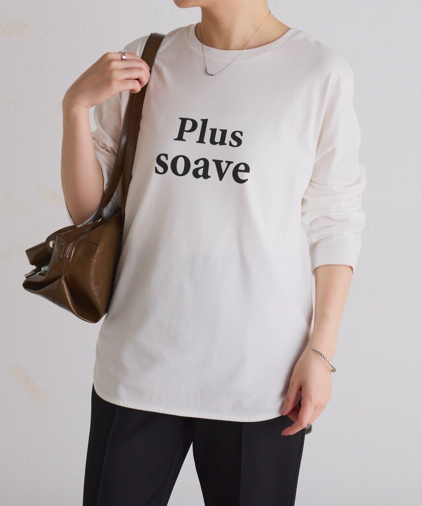 【臀部周圍遮蓋】plus soave標誌長袖T恤