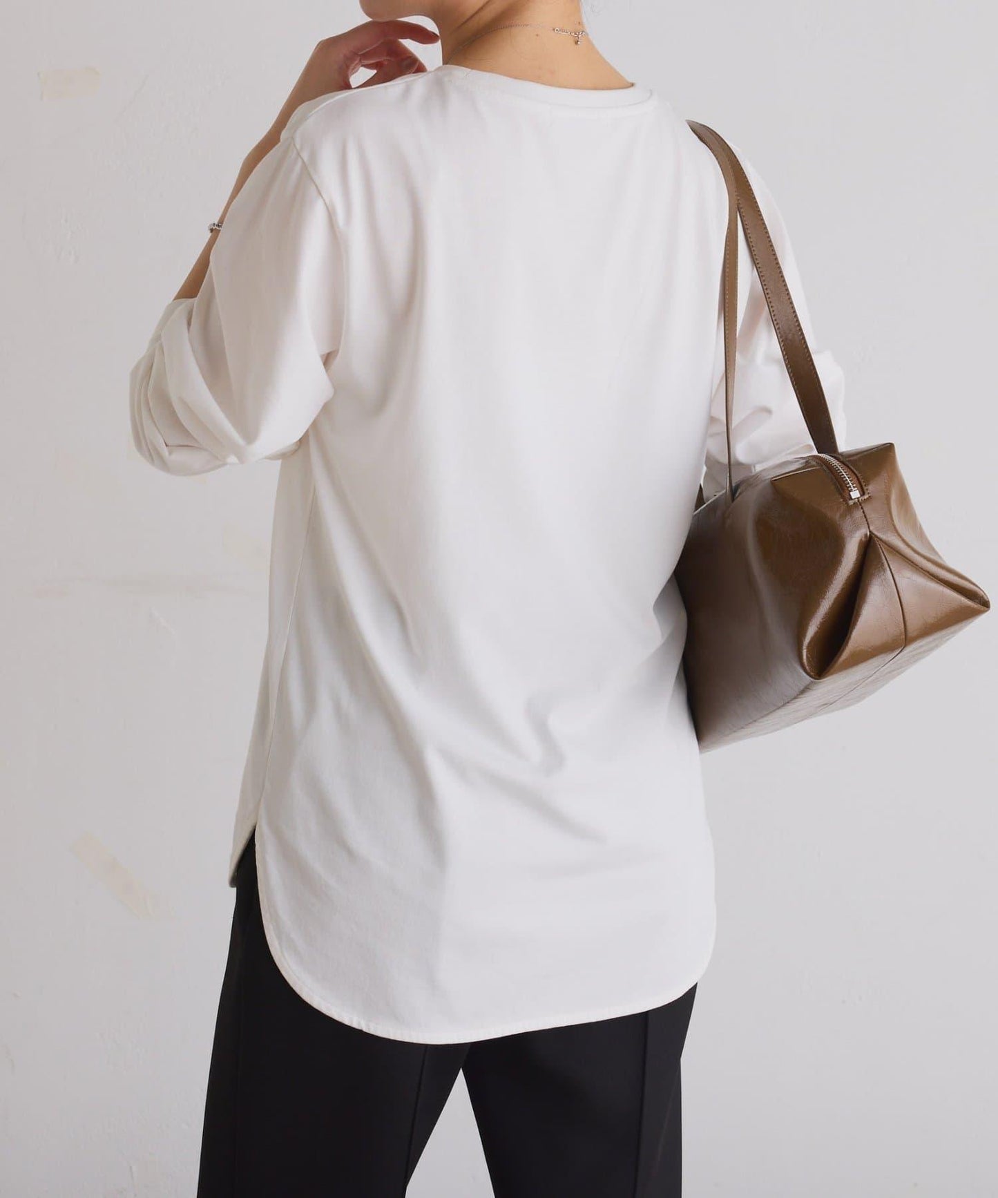 【臀部周圍遮蓋】plus soave標誌長袖T恤