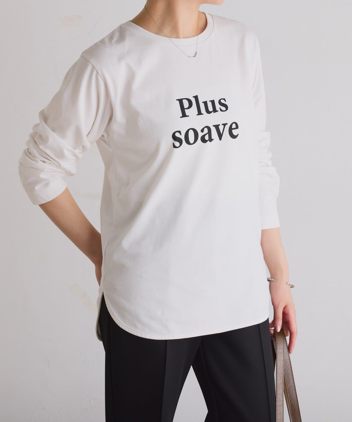 【臀部周圍遮蓋】plus soave標誌長袖T恤