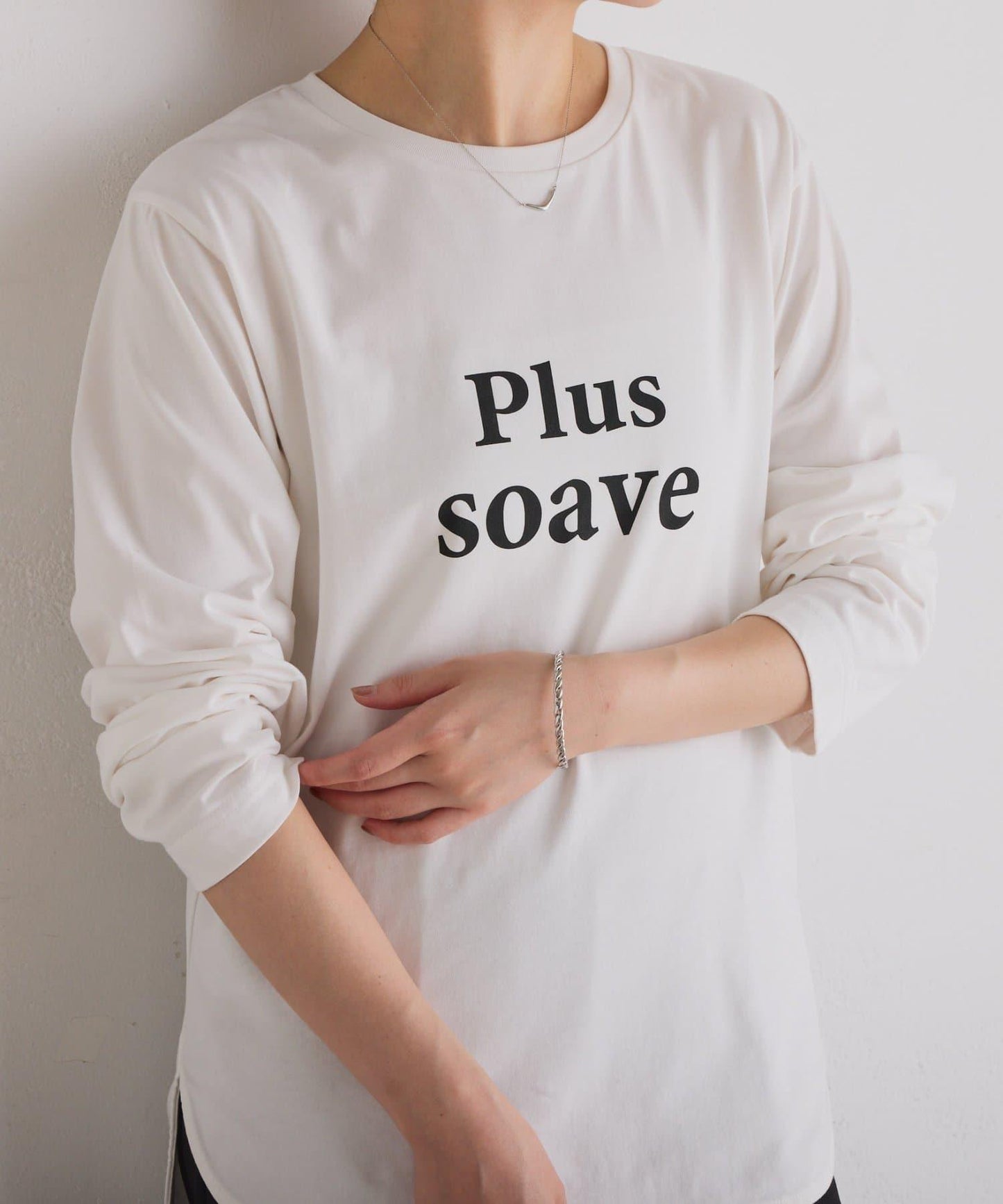 【臀部周圍遮蓋】plus soave標誌長袖T恤