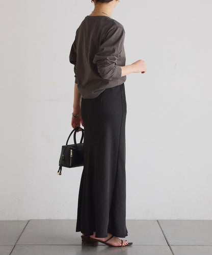 【臀部周圍遮蓋】plus soave標誌長袖T恤