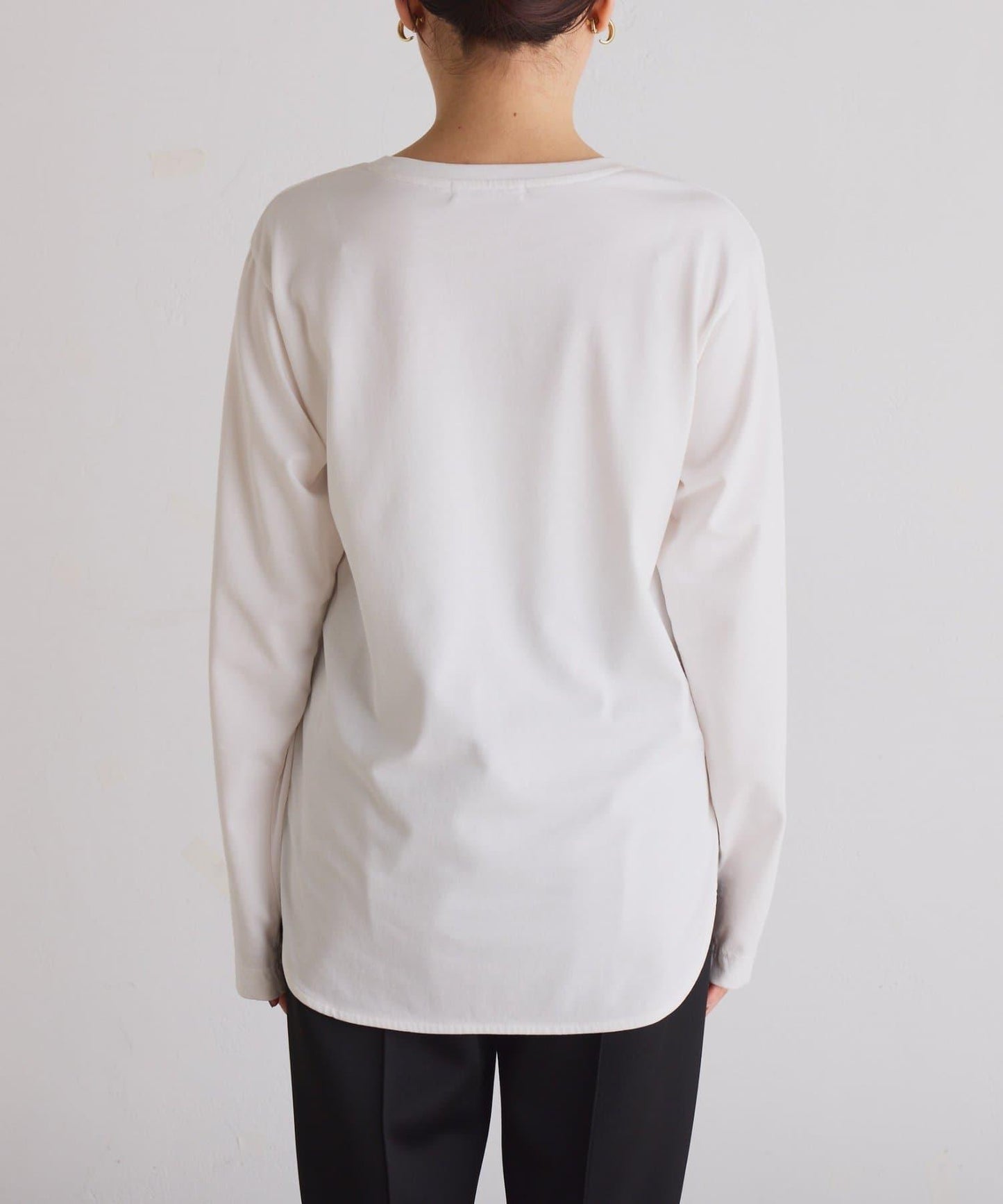 【臀部周圍遮蓋】plus soave標誌長袖T恤