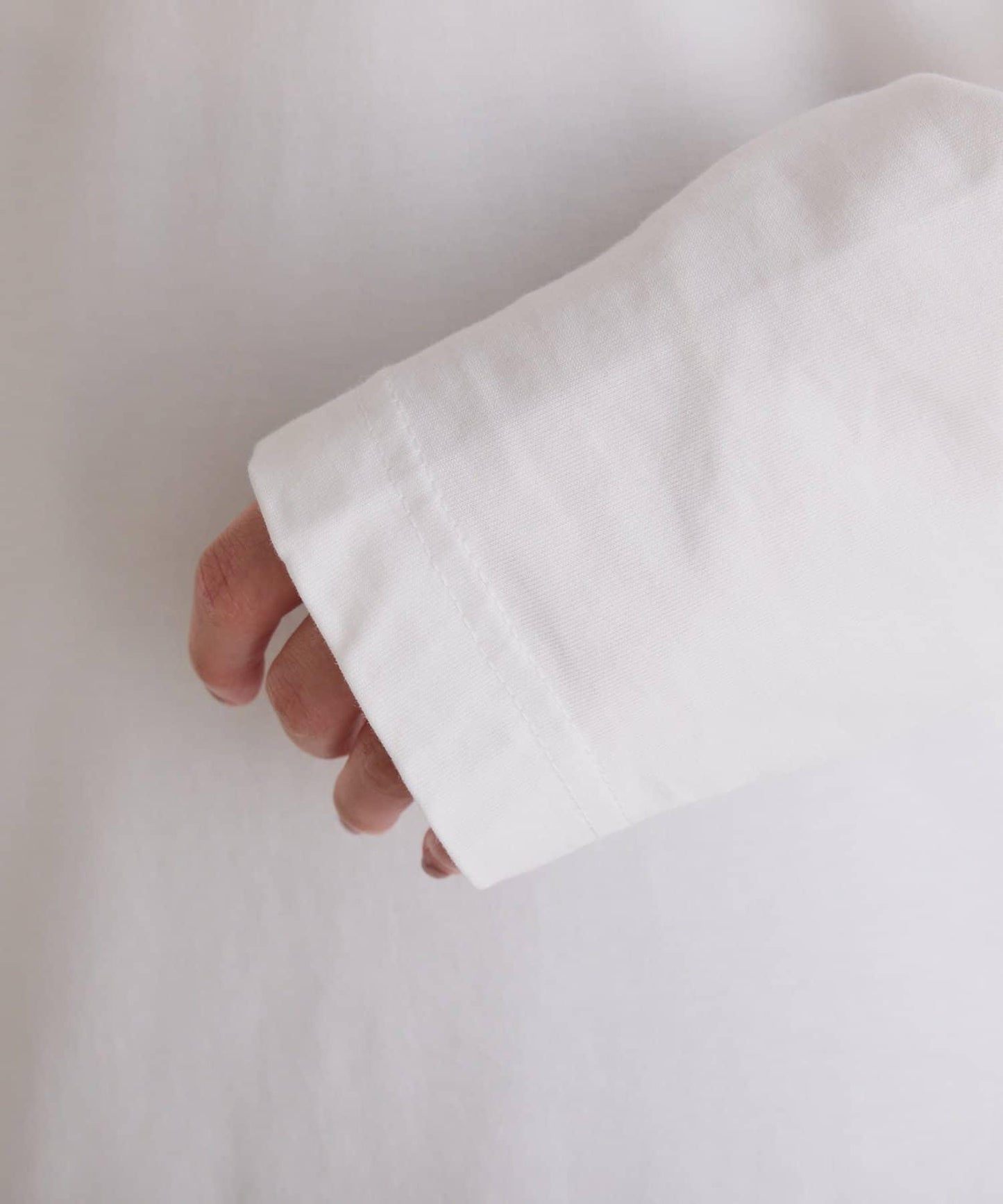 【臀部周圍遮蓋】plus soave標誌長袖T恤