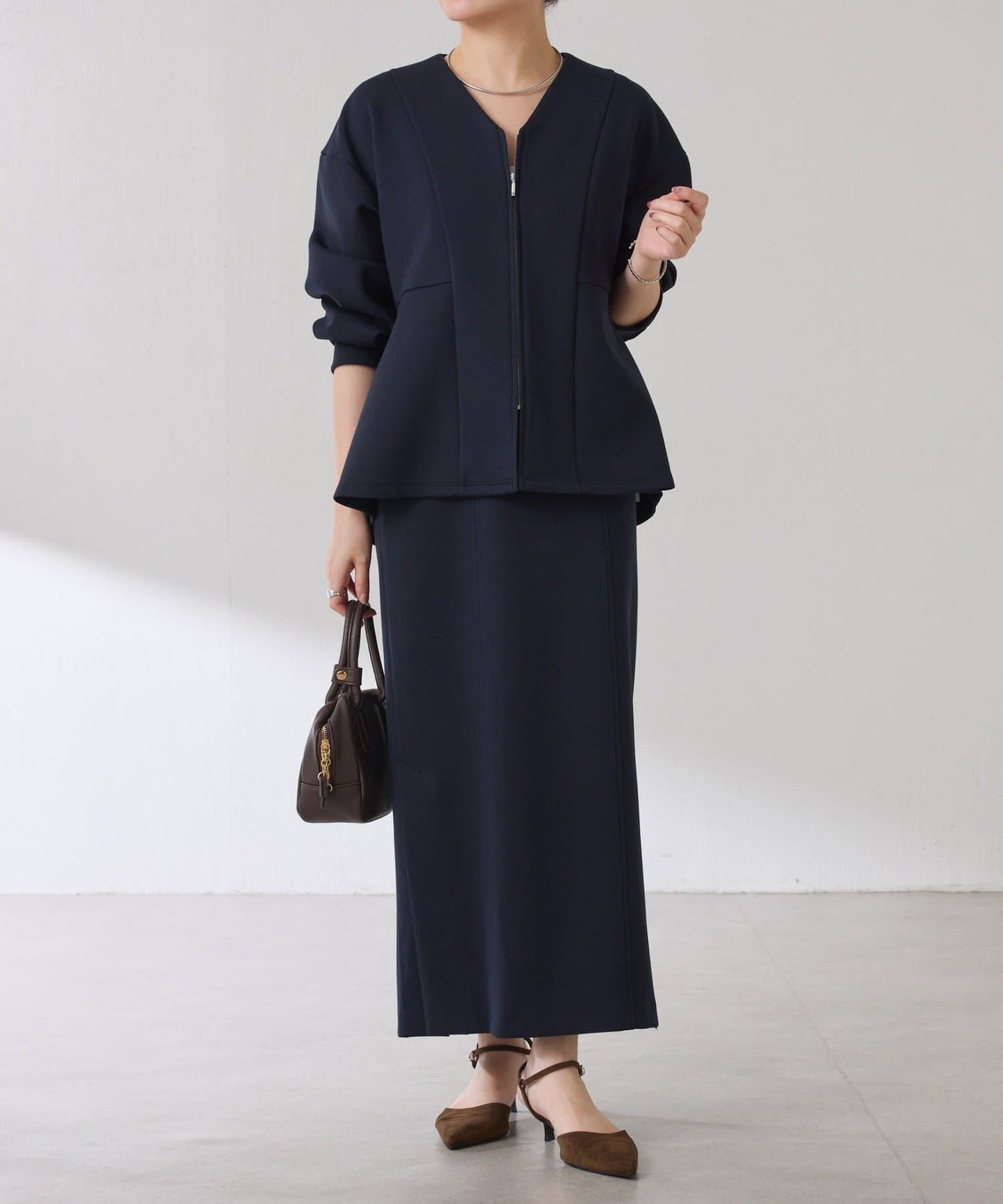 紙板荷葉邊開衫/套裝服