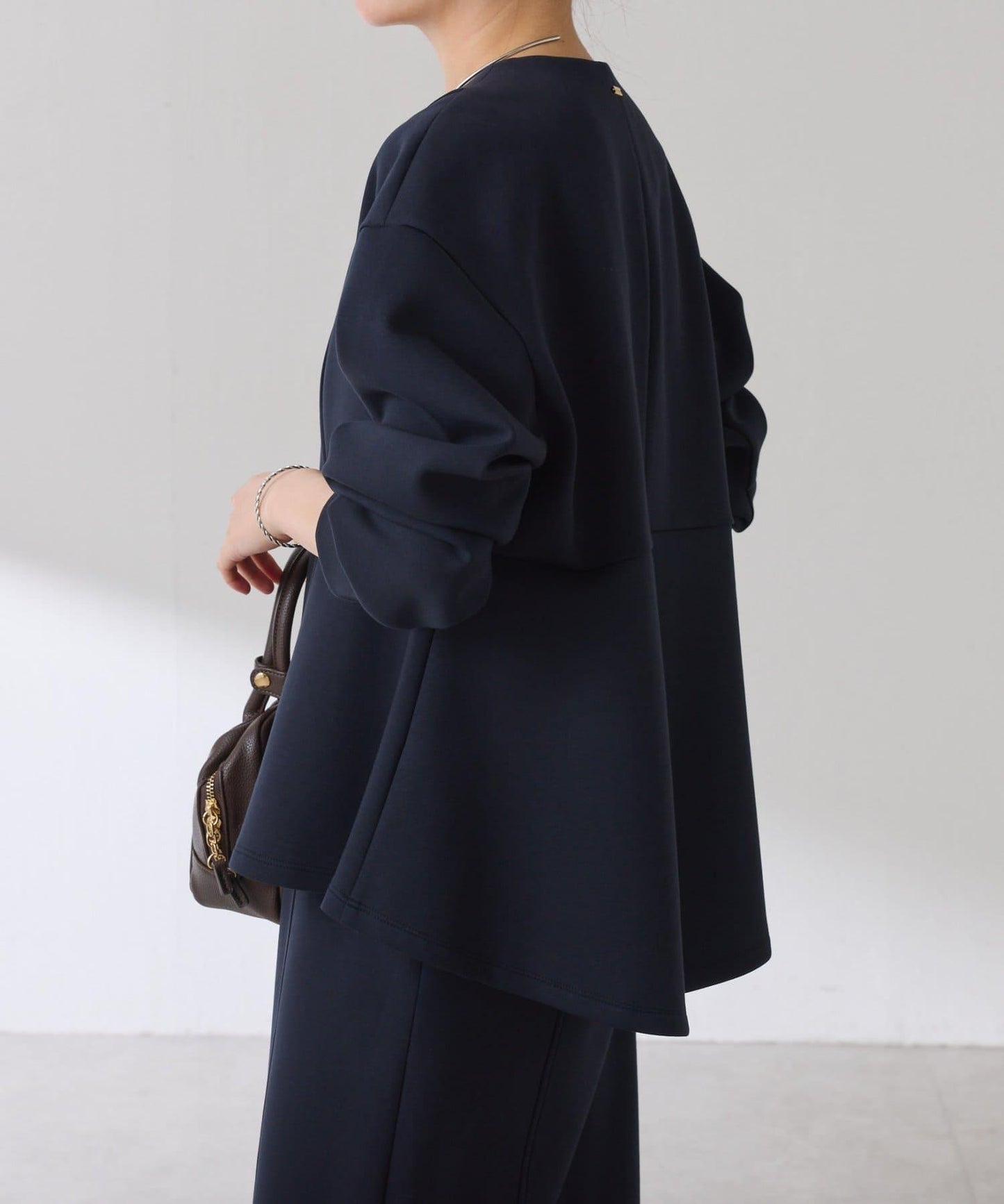 紙板荷葉邊開衫/套裝服