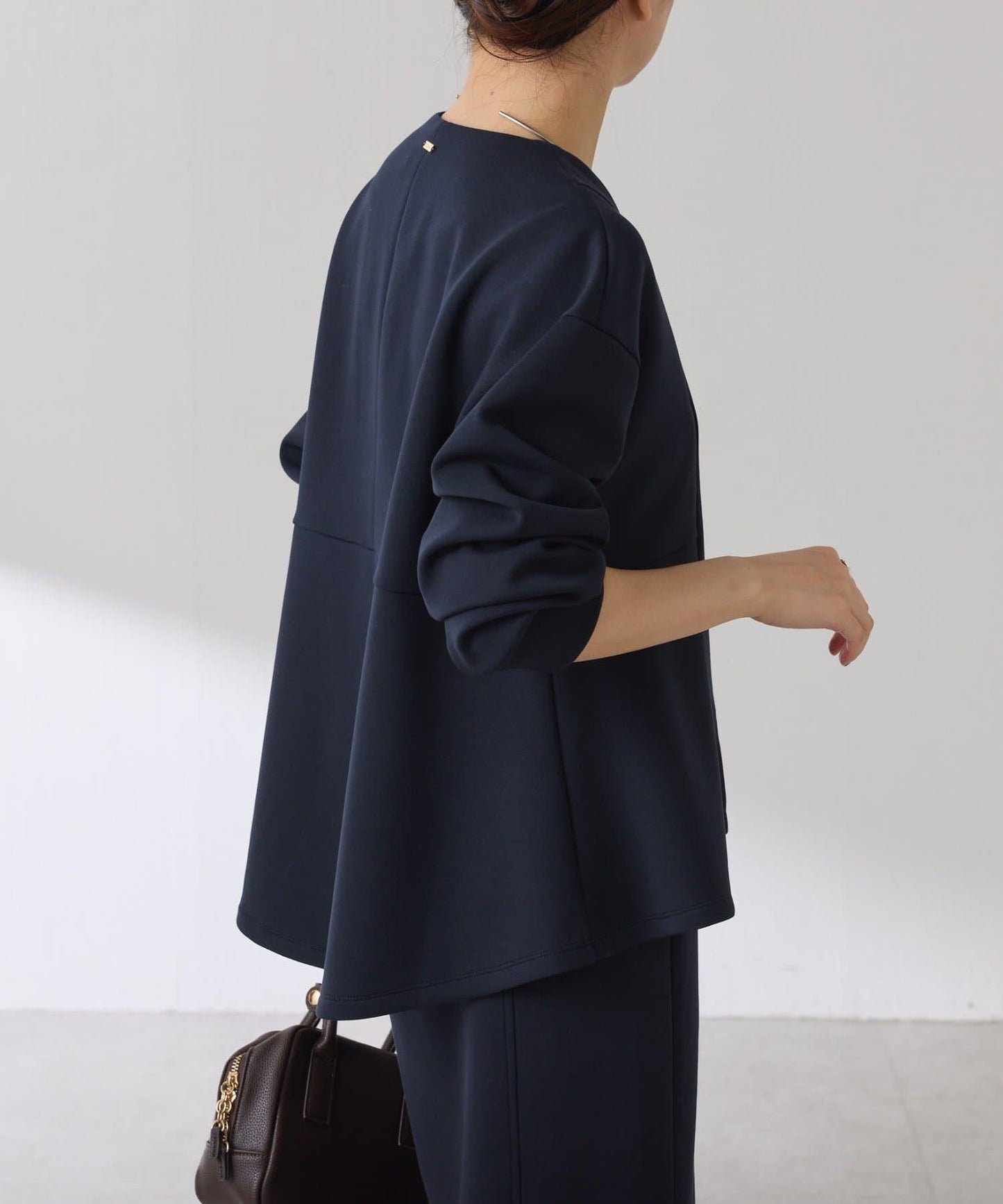 紙板荷葉邊開衫/套裝服